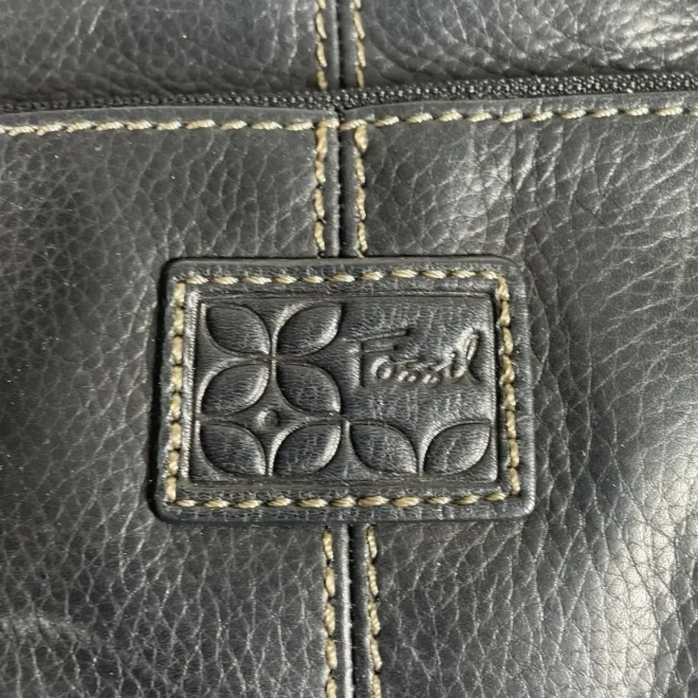 Vintage Fossil Black Pebbled Leather Slim Crossbody Bag